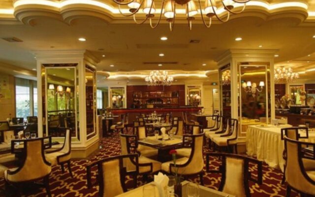 Golden Bauhinia International Hotel