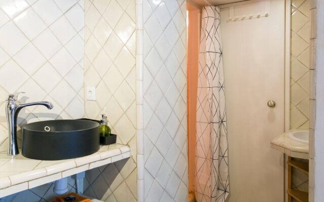 Original Photographers Studio Apartment in Alcântara