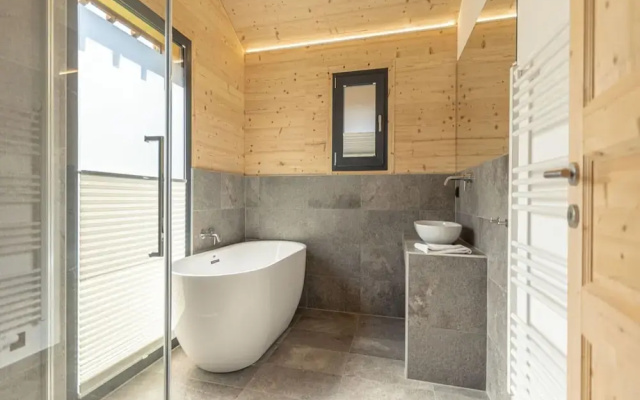Superior Chalet Withsauna & Hottub