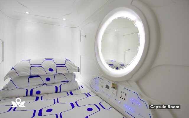 Capsule Town Hotel