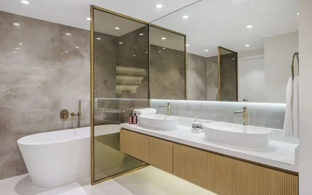 3BR Apt w Direct access to Nakheel Mall