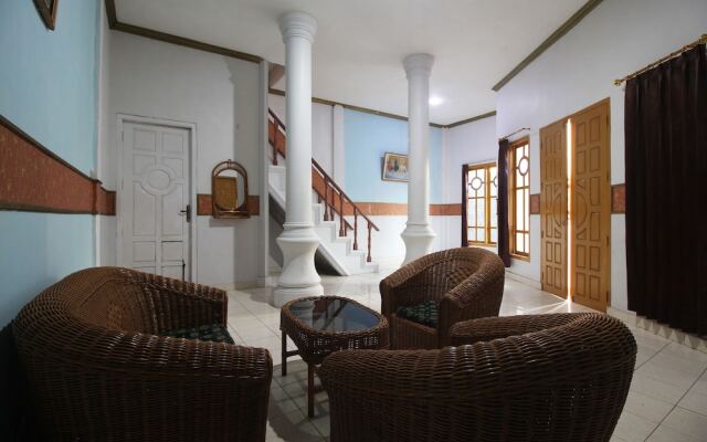 Hotel Lee by OYO Rooms