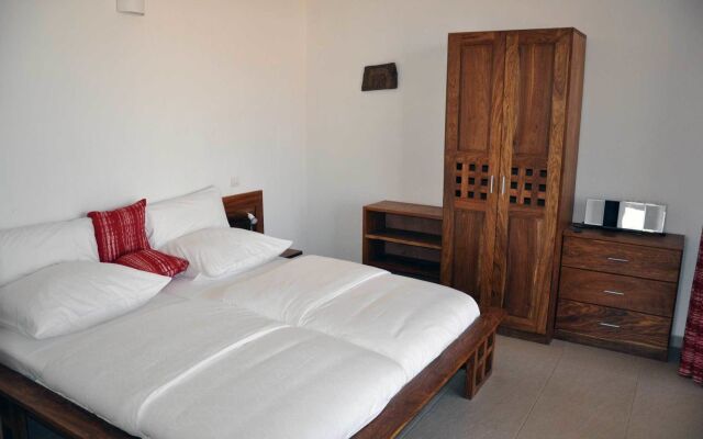 Leo's Beach Hotel & Restaurant - Adults Only