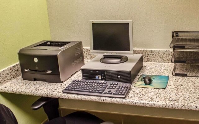 Days Inn by Wyndham Eglin AFB