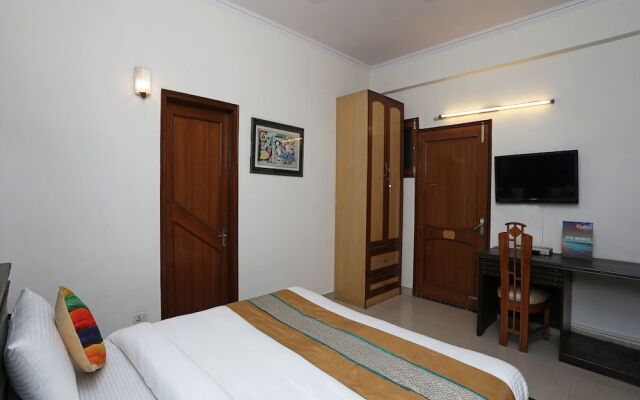 OYO 14306 Advantage Homes