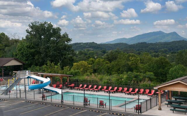 Howard Johnson by Wyndham Pigeon Forge