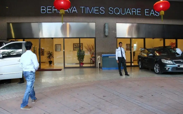 Ridge Service Suite At Times Square