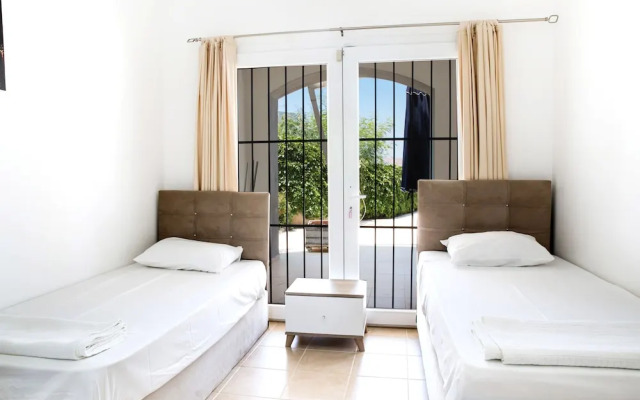 Important Group Villa BD463 4 Bedrooms