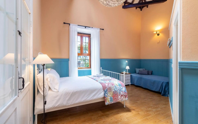 Casona Gildana: Historia, Patrimonio/E-working