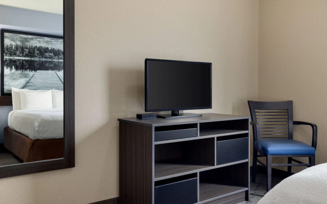 Super 8 by Wyndham Swan River MB