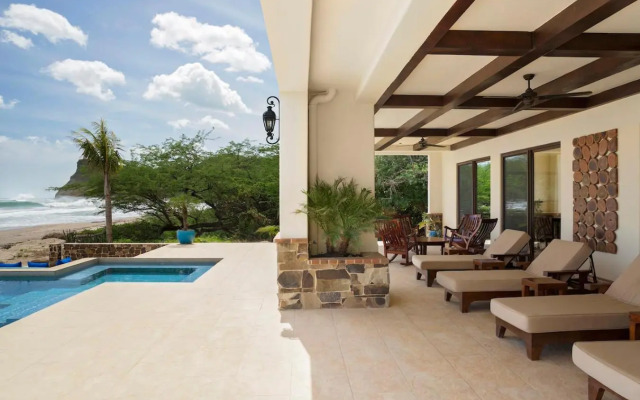 Fort Walker (Beachfront House+Studio)