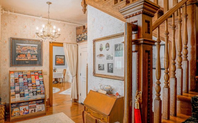 Heber Senator Bed and Breakfast