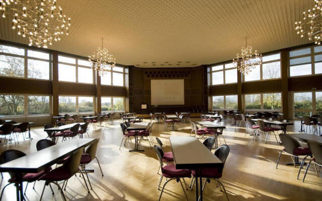 Hotel Der Akademie Heinrich Pesch Haus