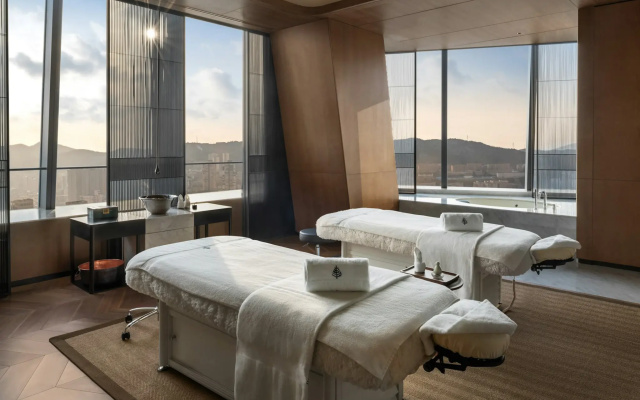 Four Seasons Hotel Dalian