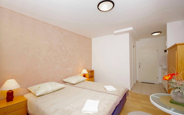 Studio apartment JaVi - free private parking: SA1 Trogir, Riviera Trogir