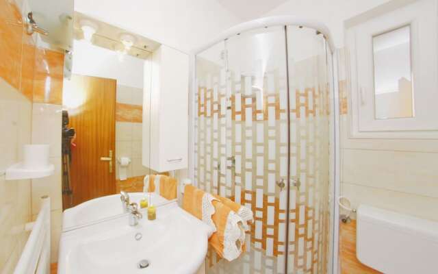 Vacation Pool Apartments