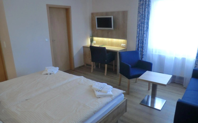 Hotel Pension Am Hafen + Pfannkuchenhaus