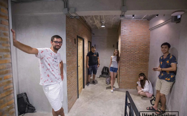 UdonBackpackers Beds and cafe