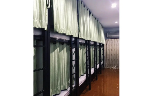 Near The Park Backpack House