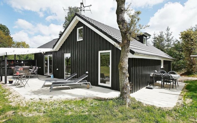 Luxurious Holiday Home in Hadsund With Jacuzzi