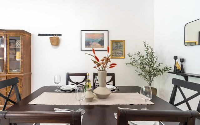 Arty Haven Spacious 3BR House in Larnaca