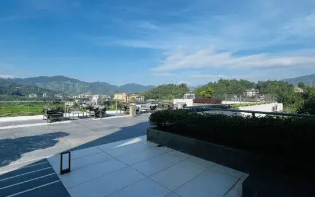 Joyeux Hotel