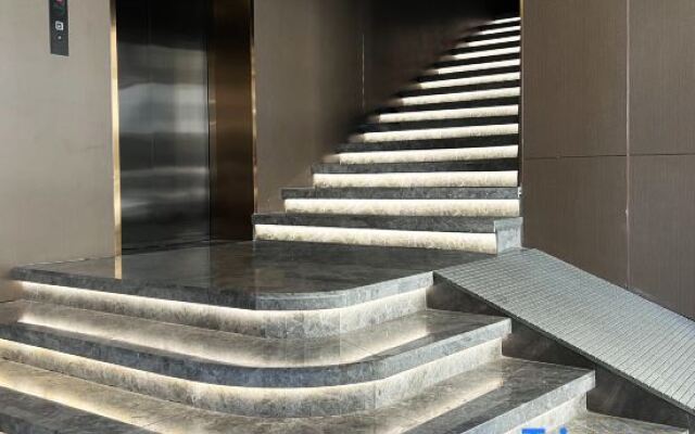 Yibai Light Luxury Hotel (Shenzhen Bao'an Haiya Binfencheng Branch)