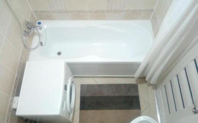 Apartment Beside Ibis Hotel