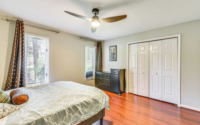 Pet-friendly Charlotte Home w/ Deck Near Uptown!