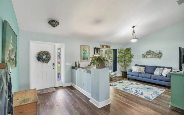 15736 Lakeland Circle