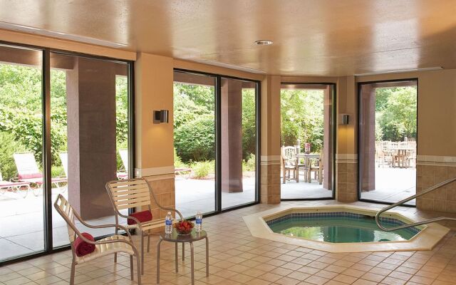 Country Inn & Suites by Radisson Columbus Edinburgh