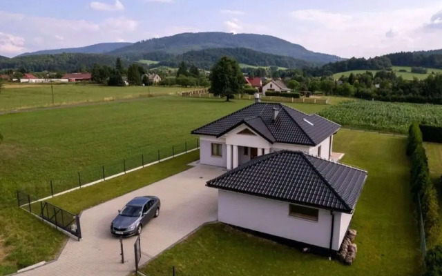 Spacious Villa in Cisownica With Terrace