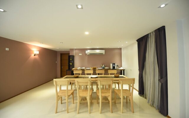 The Varsity House Inn & Serviced Apartments
