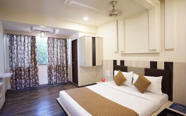OYO Rana Residency Near Western Express Highway Metro Station