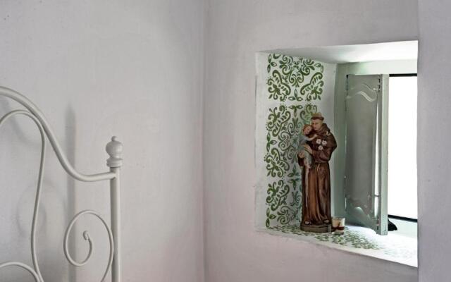 Stay local in Alfama! Alice central home, near river