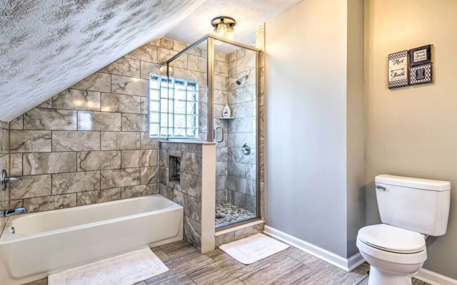 Pet-friendly Indianapolis Townhome w/ Yard!