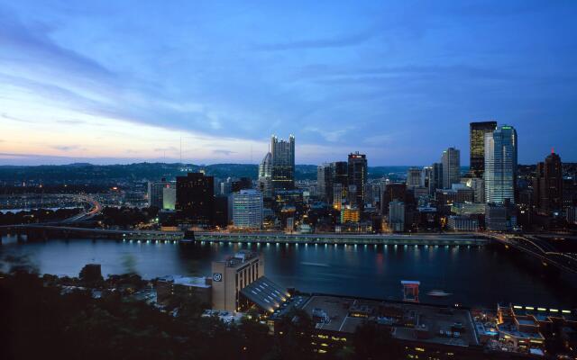 Sheraton Pittsburgh Hotel at Station Square