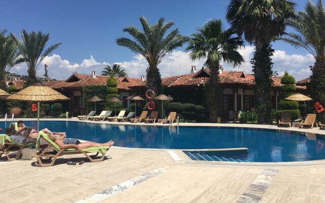 Asur Hotel & Aparts & Villas