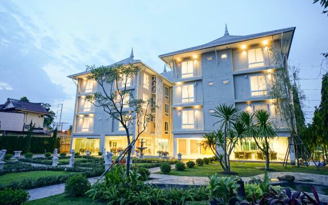 Nantra Chiangmai Riverfront Hotel