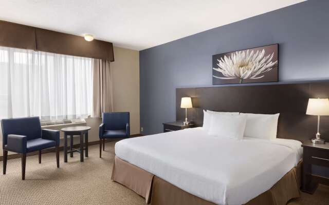 Days Inn & Conference Centre by Wyndham Montreal Airport