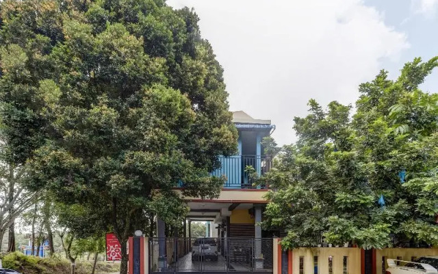 Oyo 91298 Rumah Cantik Homestay