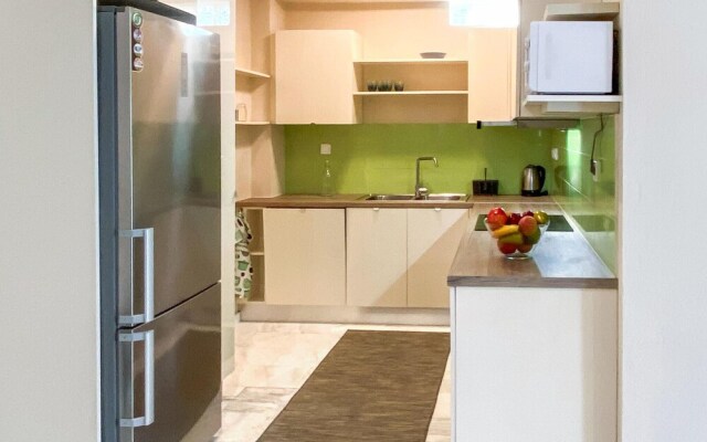 Beautiful Apartment in Chalkida With Wifi and 2 Bedrooms