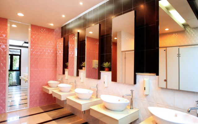 Asia Hotels Group - Poonpetch Chiangmai
