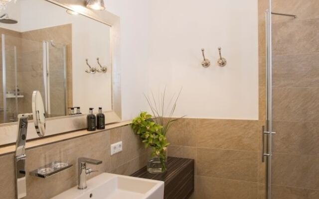 Hotel LOGIS First Class Business Suites
