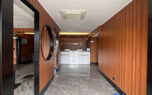 Yo Yo Pinke Hotel
