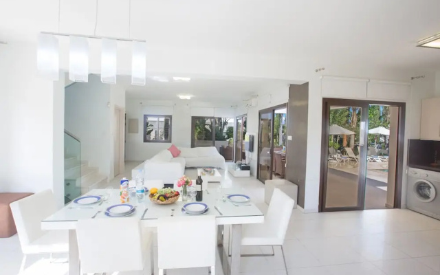 Protaras Holiday Villa De1