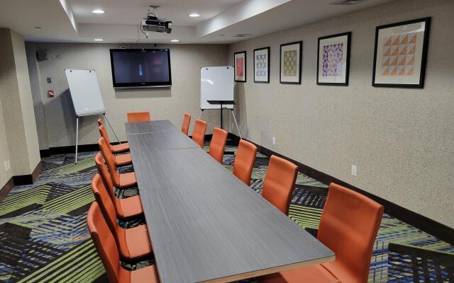 Holiday Inn Express Maspeth by IHG
