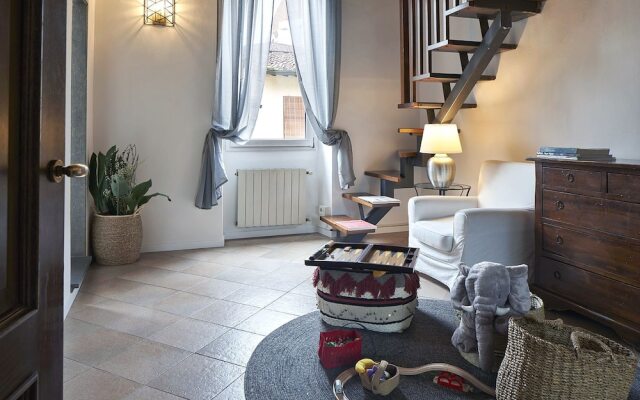 A Few Steps to The Duomo Majestic 5BD Apt