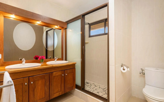 Magnificent 5 Br Villa with pool: amazing views