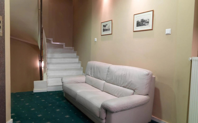 Alex Hotel